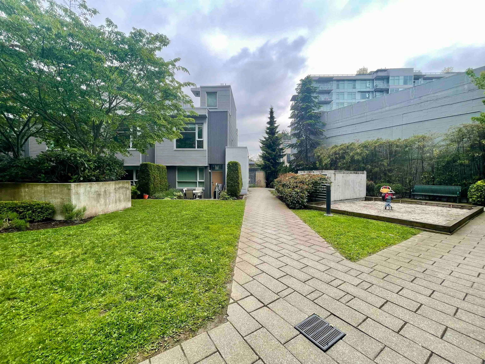 Listing Image 16