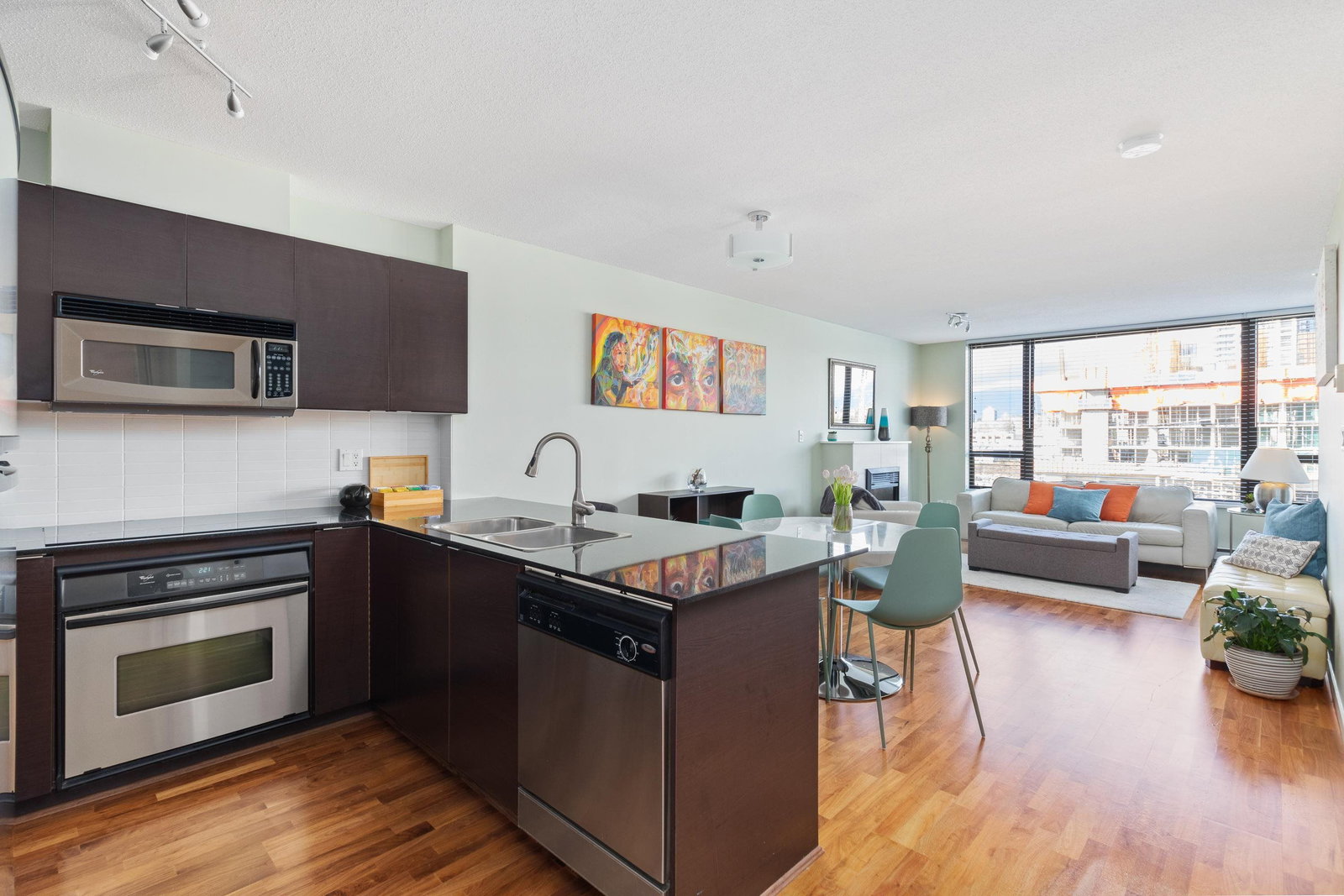 Listing Image 9