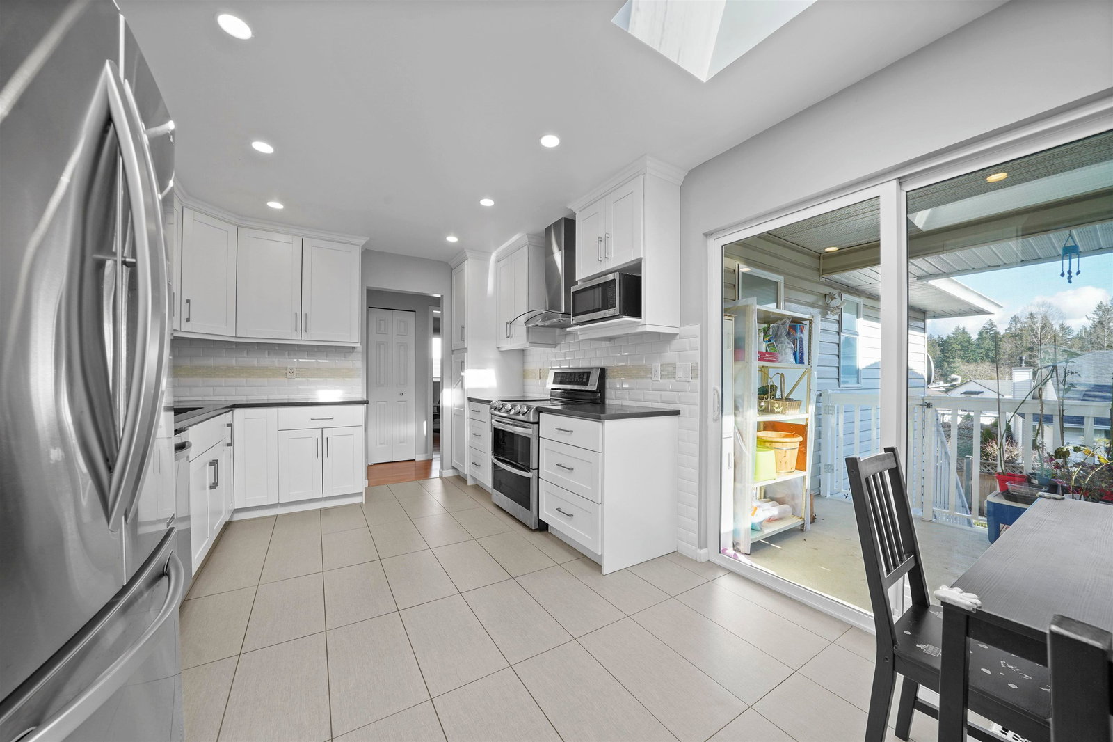 Listing Image 5