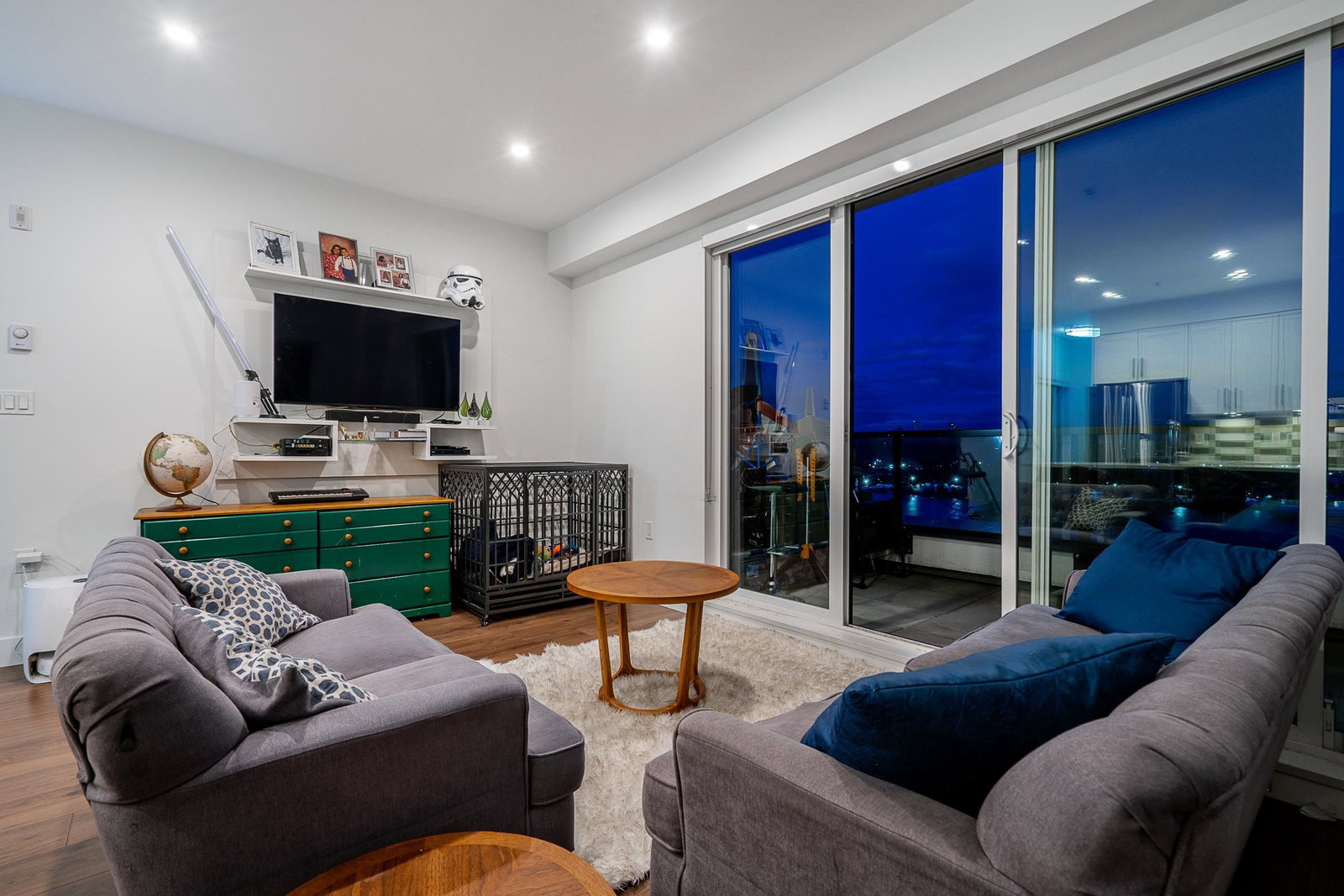 Listing Image 10