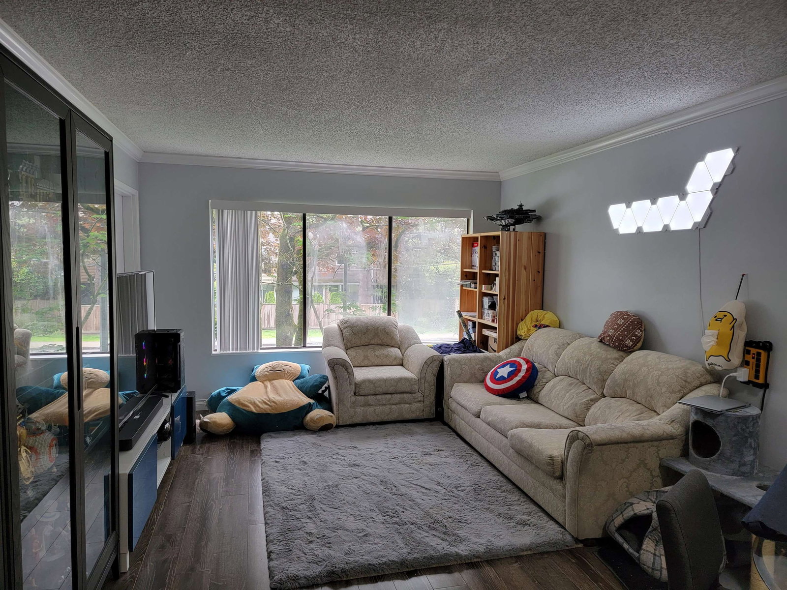 Listing Image 5