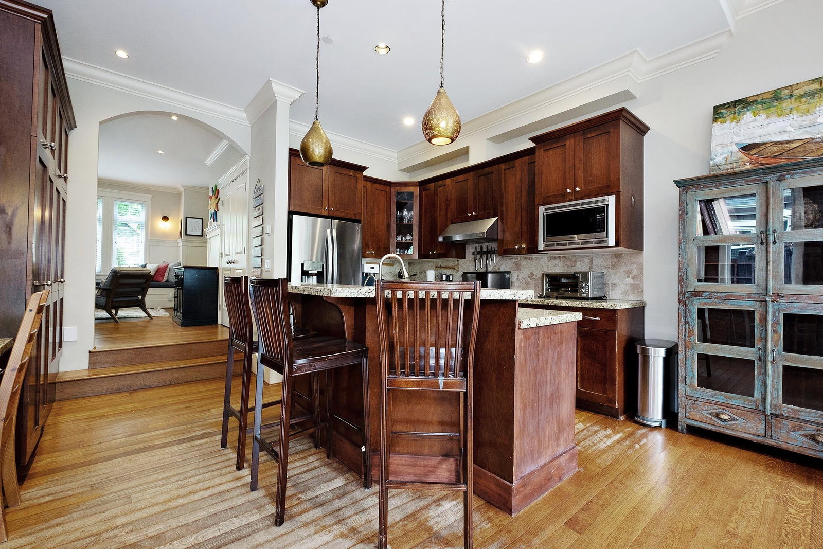 Listing Image 6