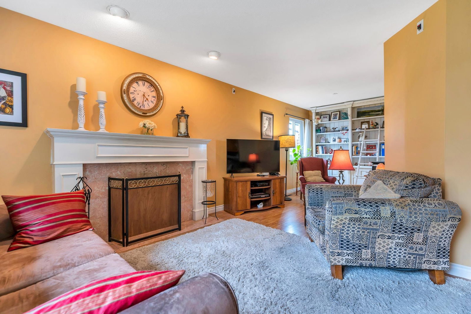 Listing Image 10