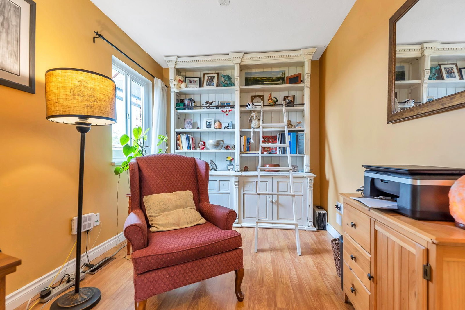Listing Image 12