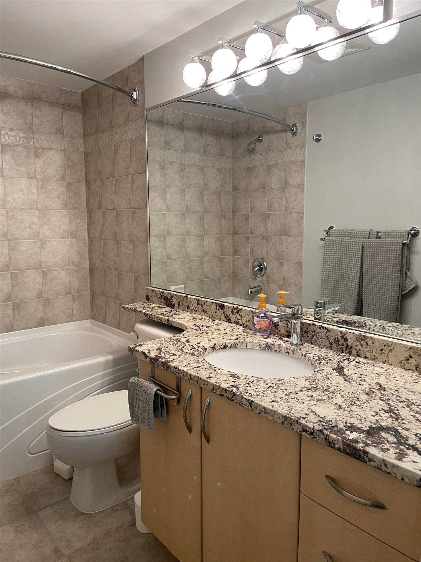 Listing Image 18