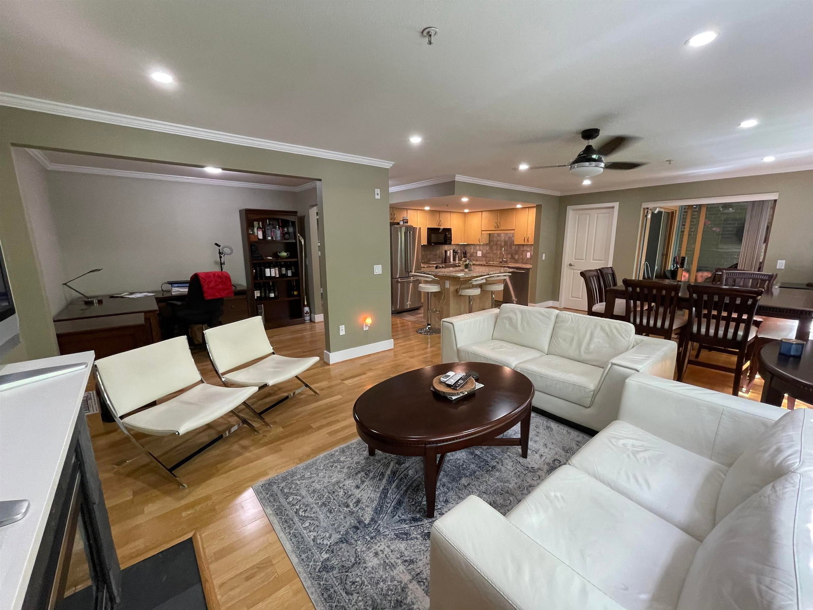 Listing Image 9