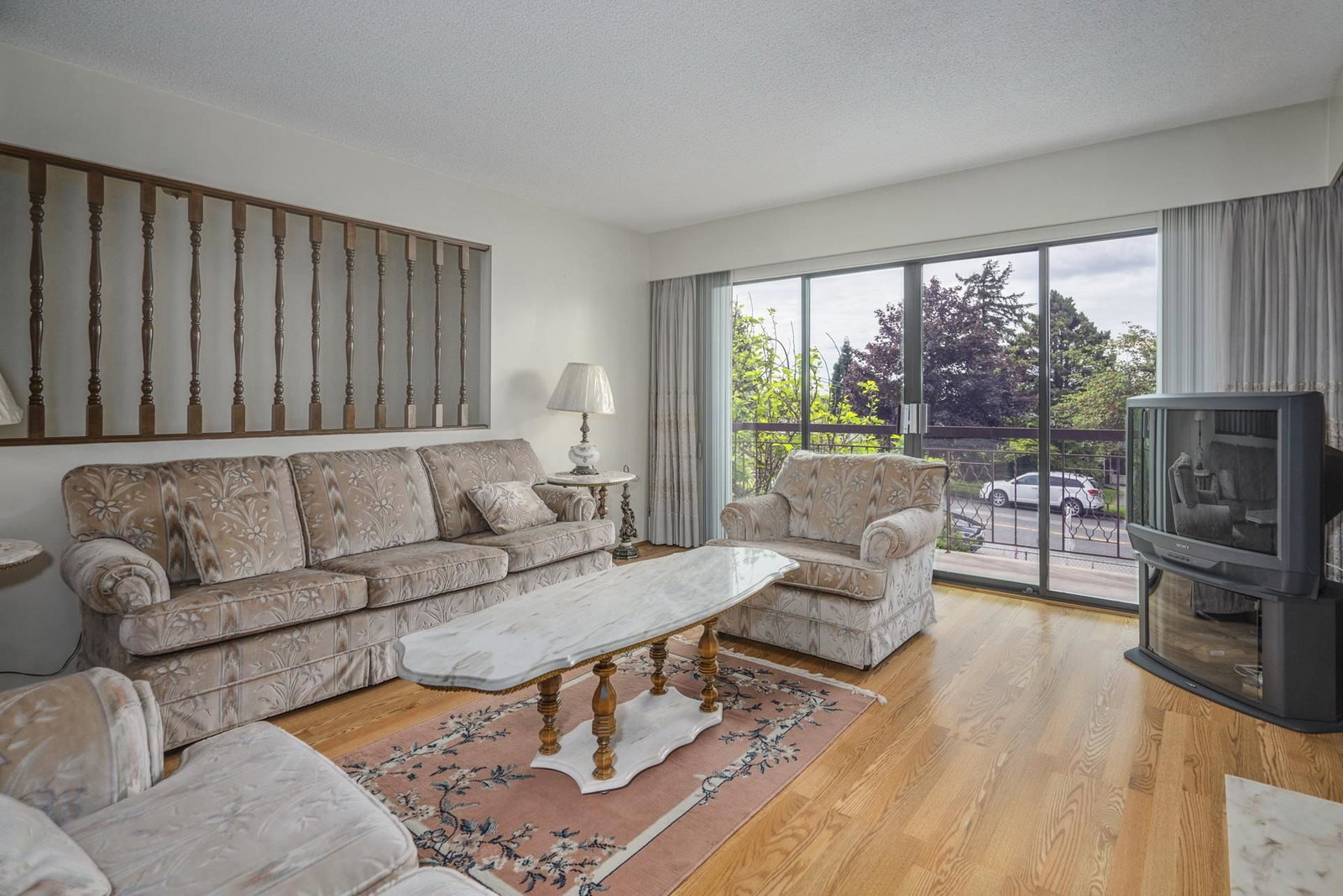 Listing Image 4