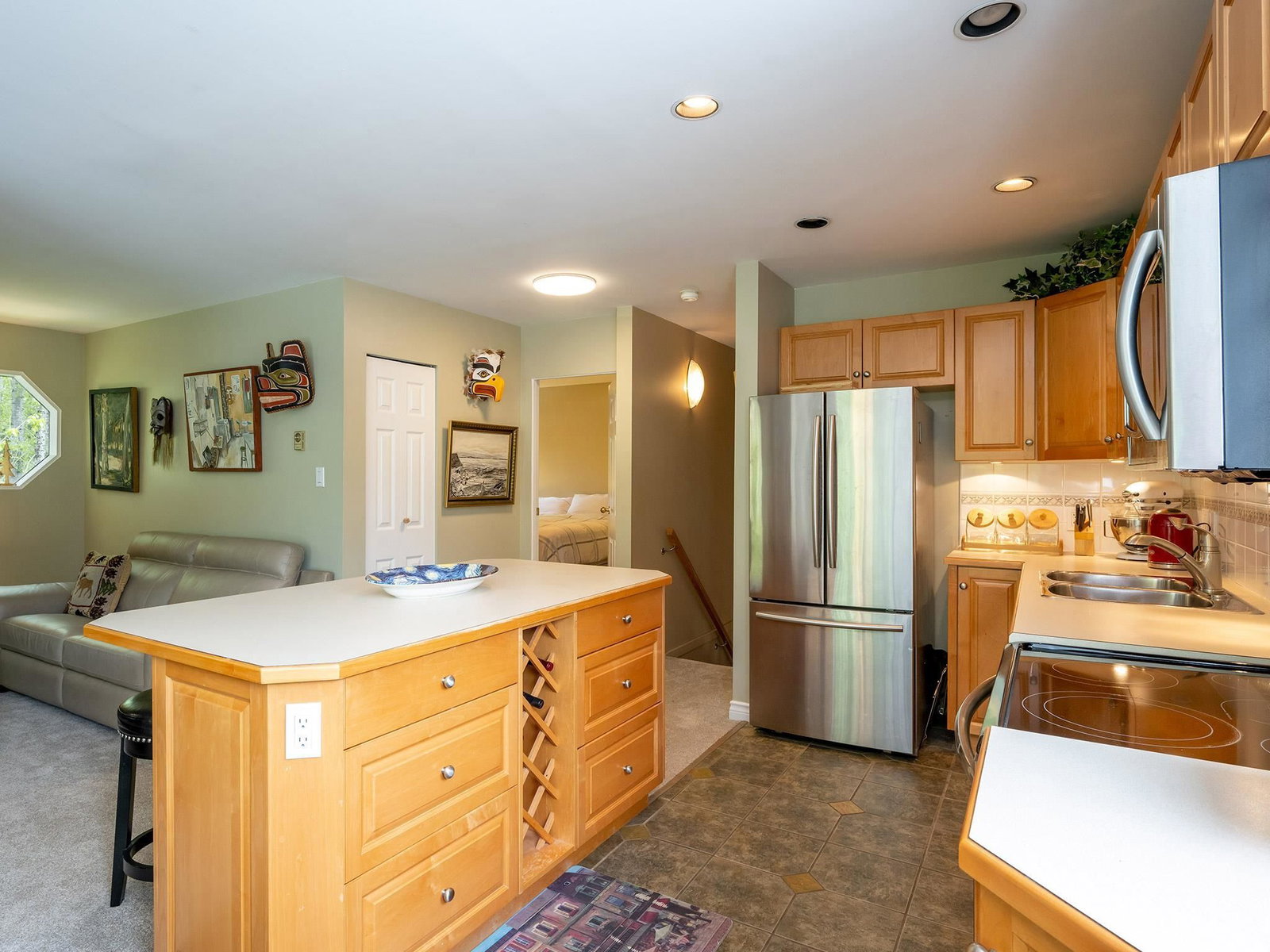 Listing Image 11