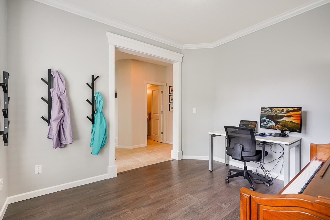Listing Image 16