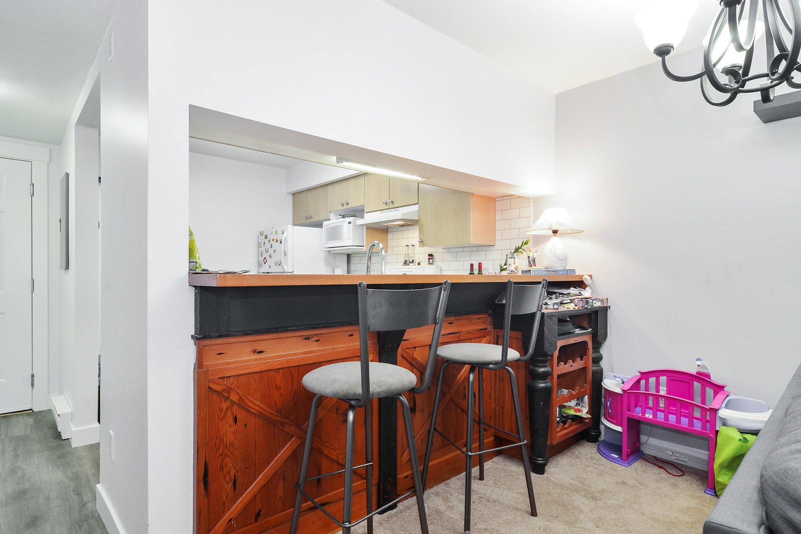 Listing Image 5