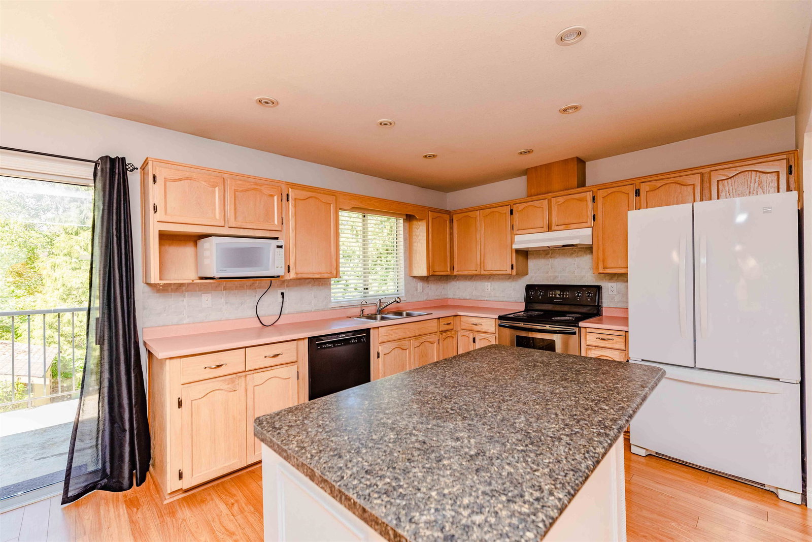Listing Image 13
