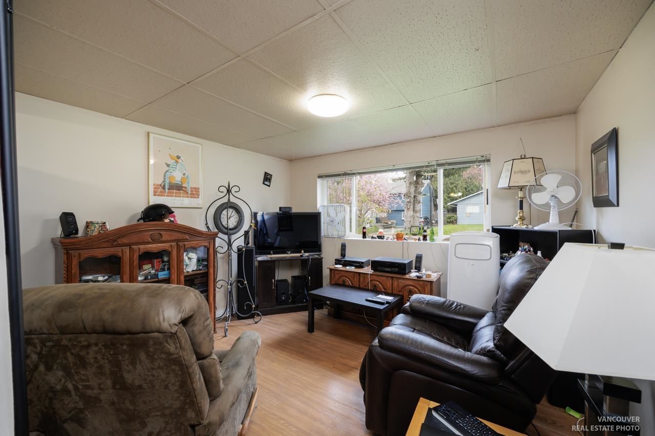 Listing Image 17