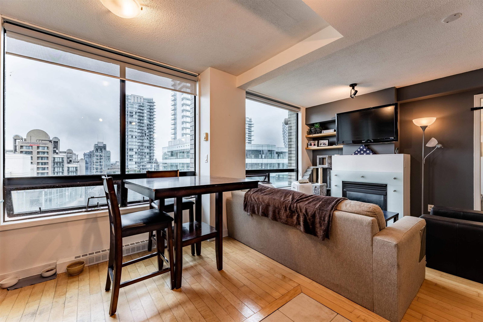 Listing Image 11
