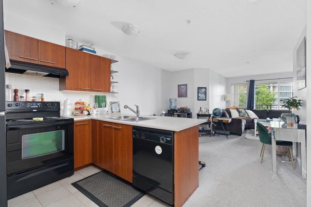 Listing Image 9