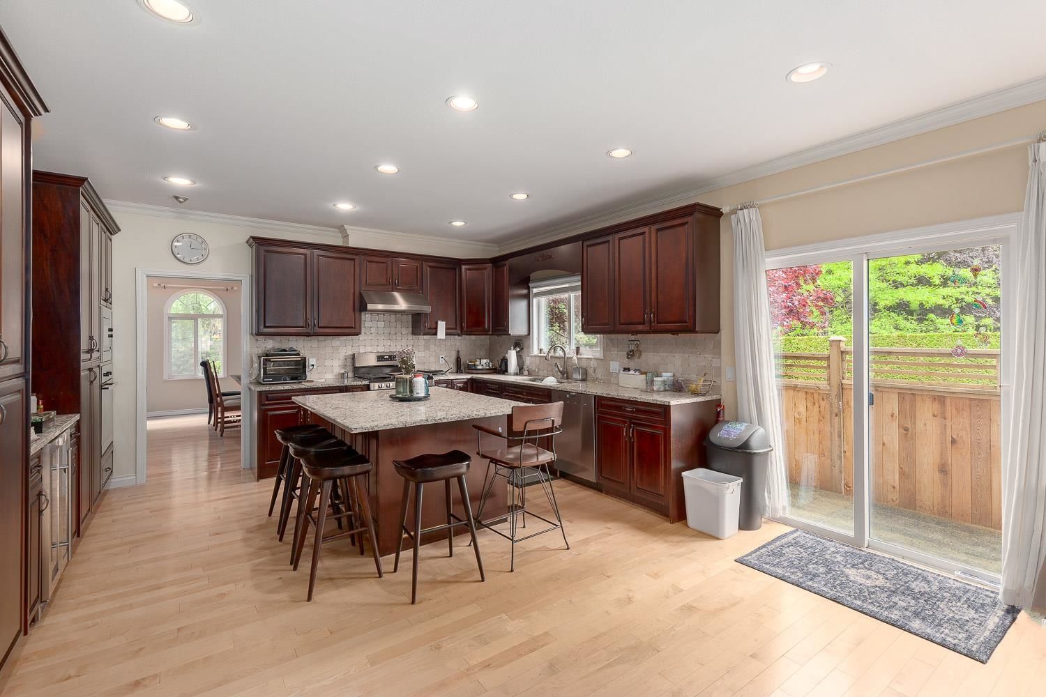 Listing Image 12