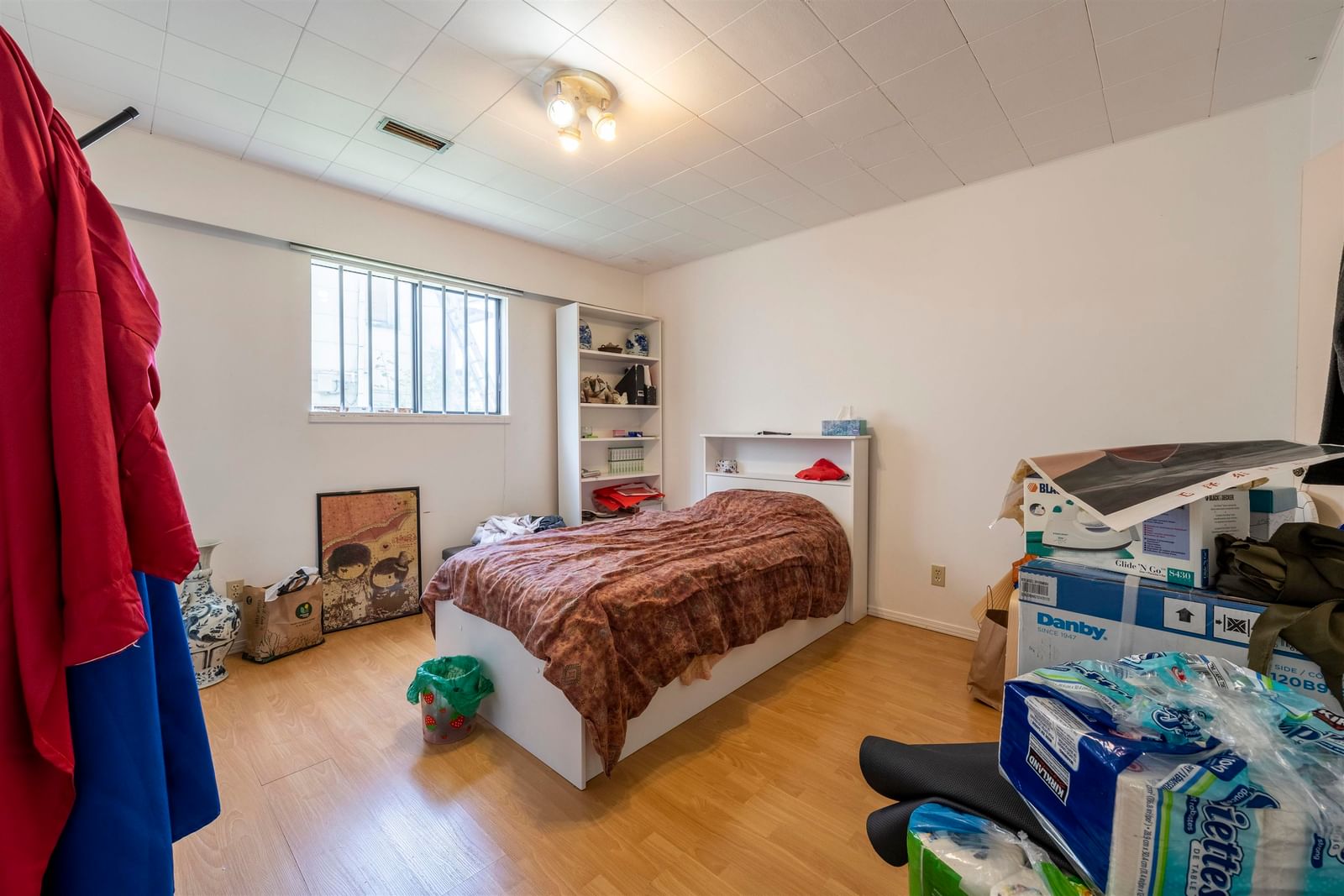 Listing Image 8