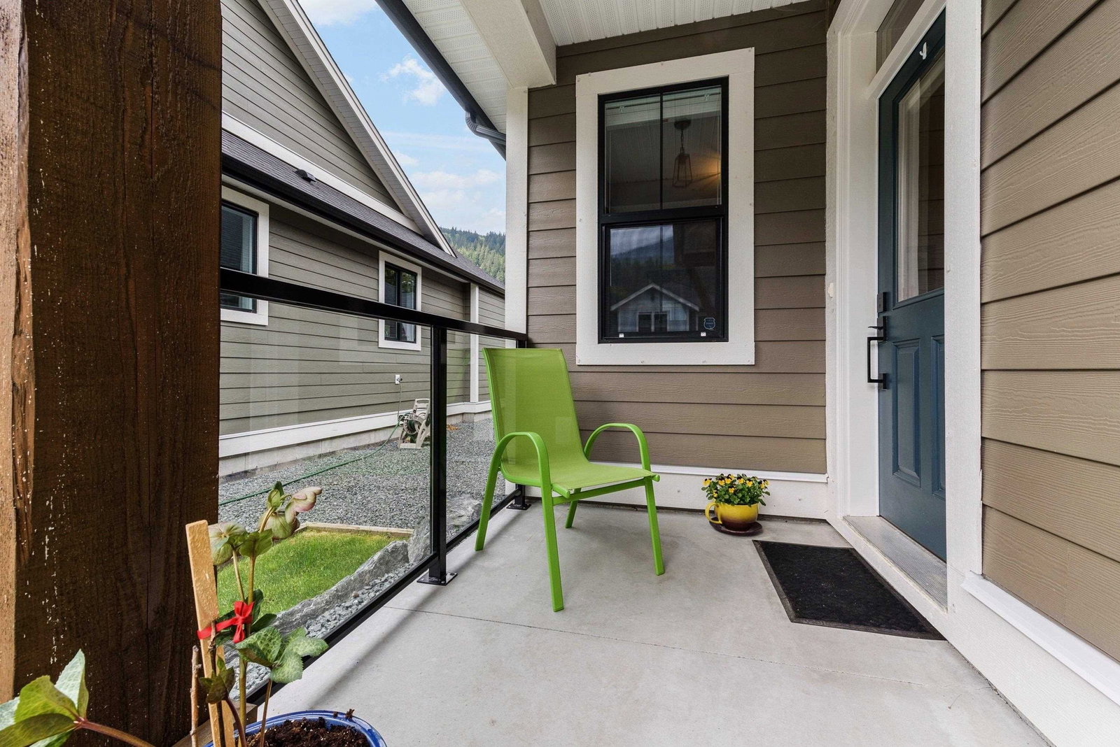 Listing Image 4