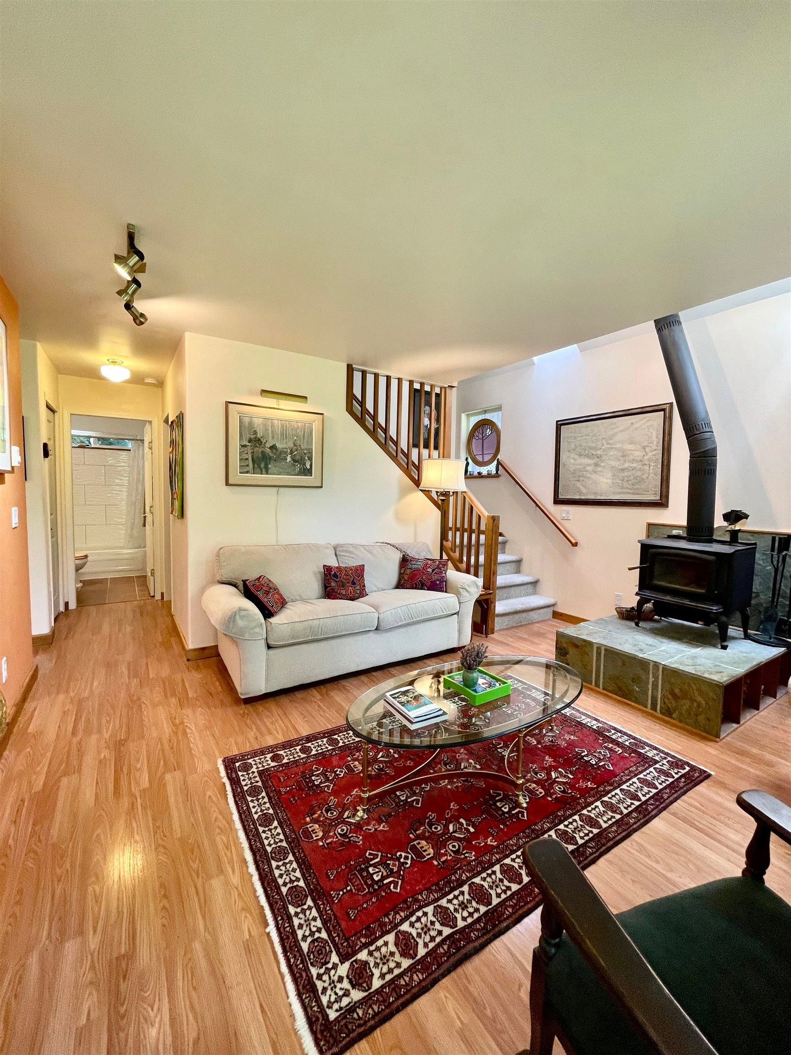 Listing Image 8