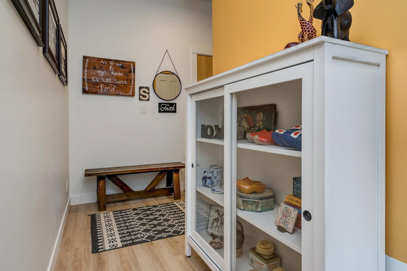 Listing Image 5