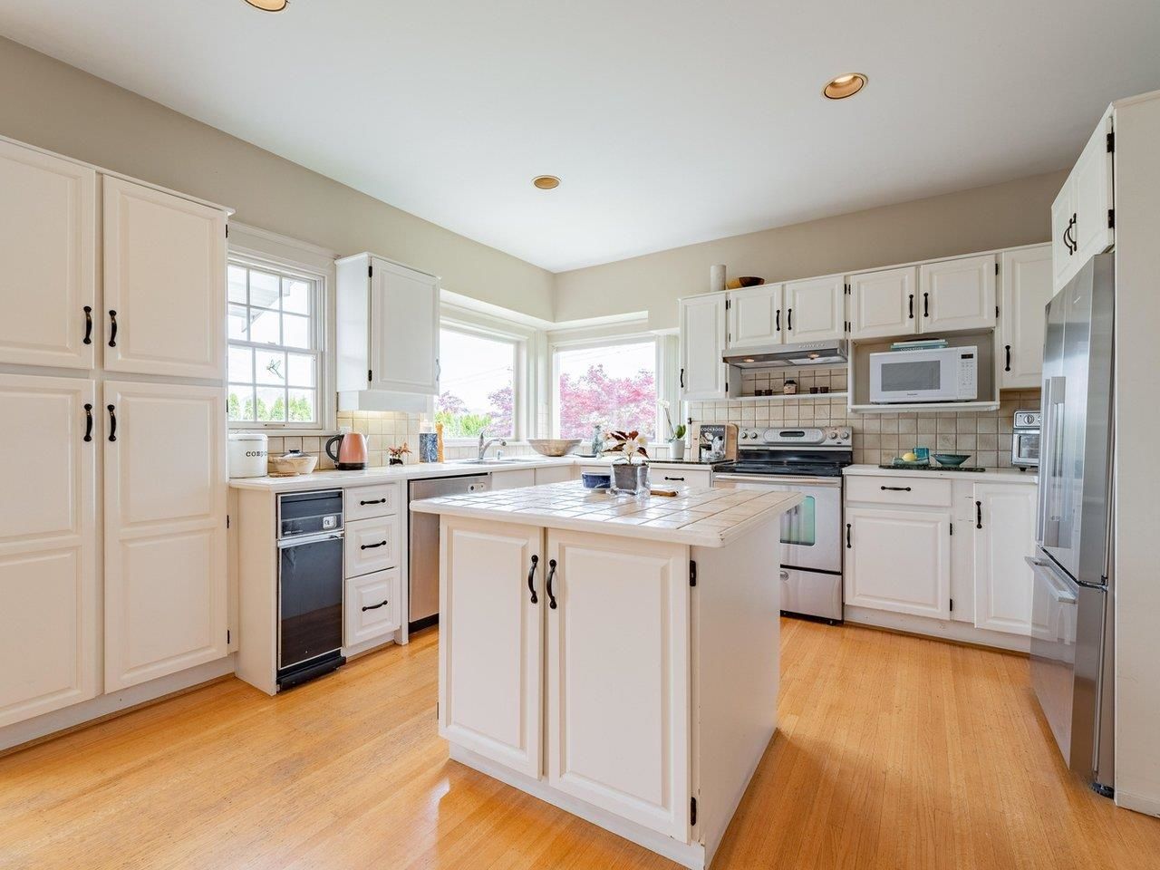 Listing Image 16
