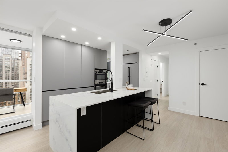 1801 - 289 Drake Street, Vancouver, V6B 5Z5 | Image 2