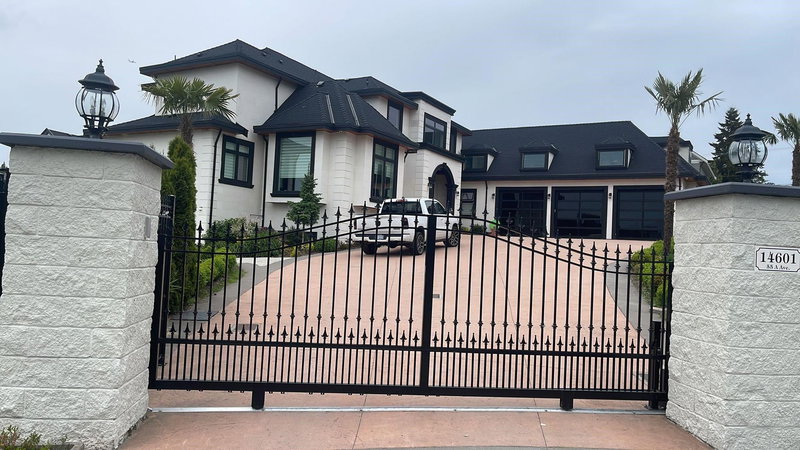 14601 55a Avenue, Surrey, V3S 1B3 | Image 2