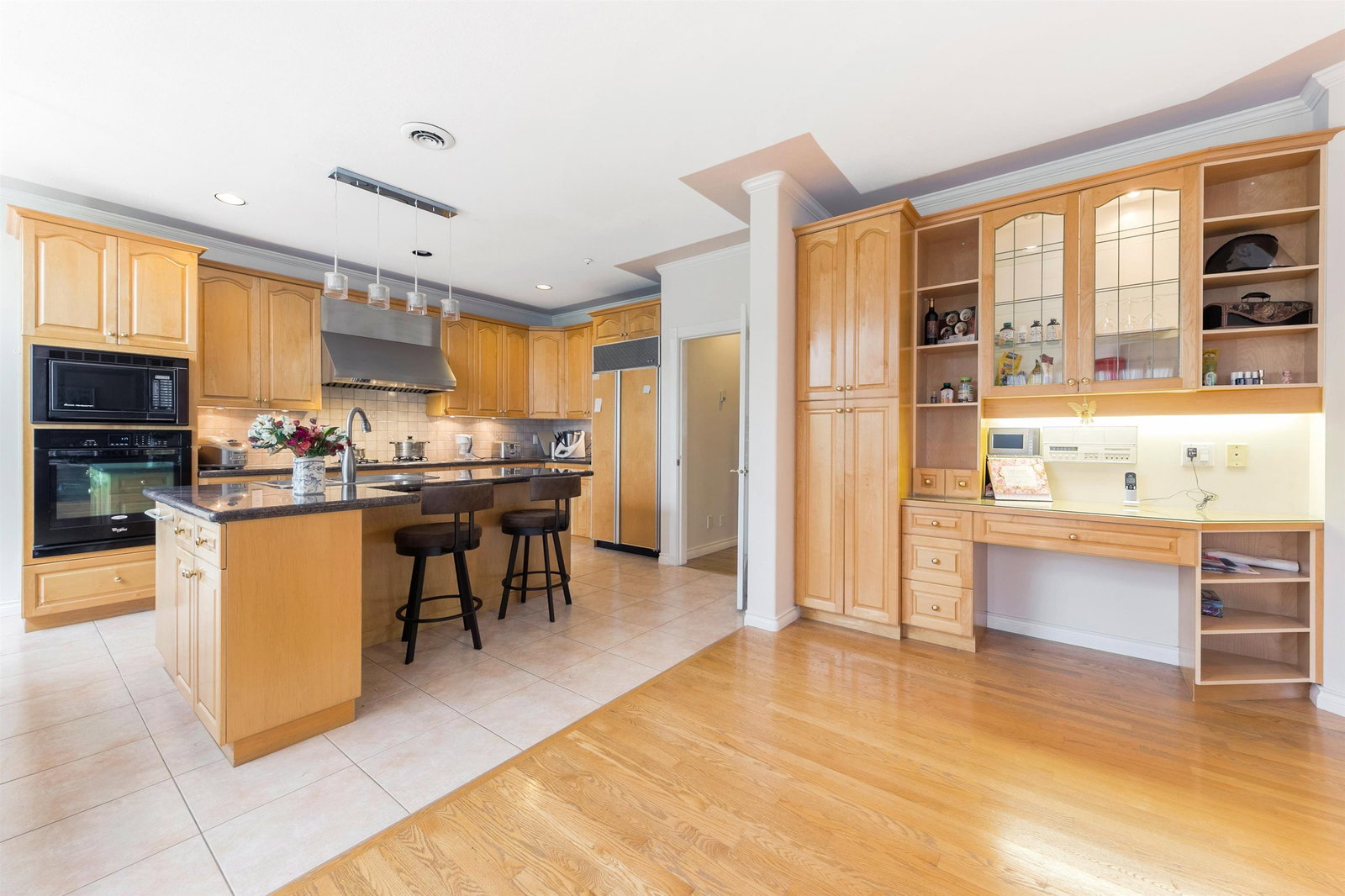 Listing Image 5