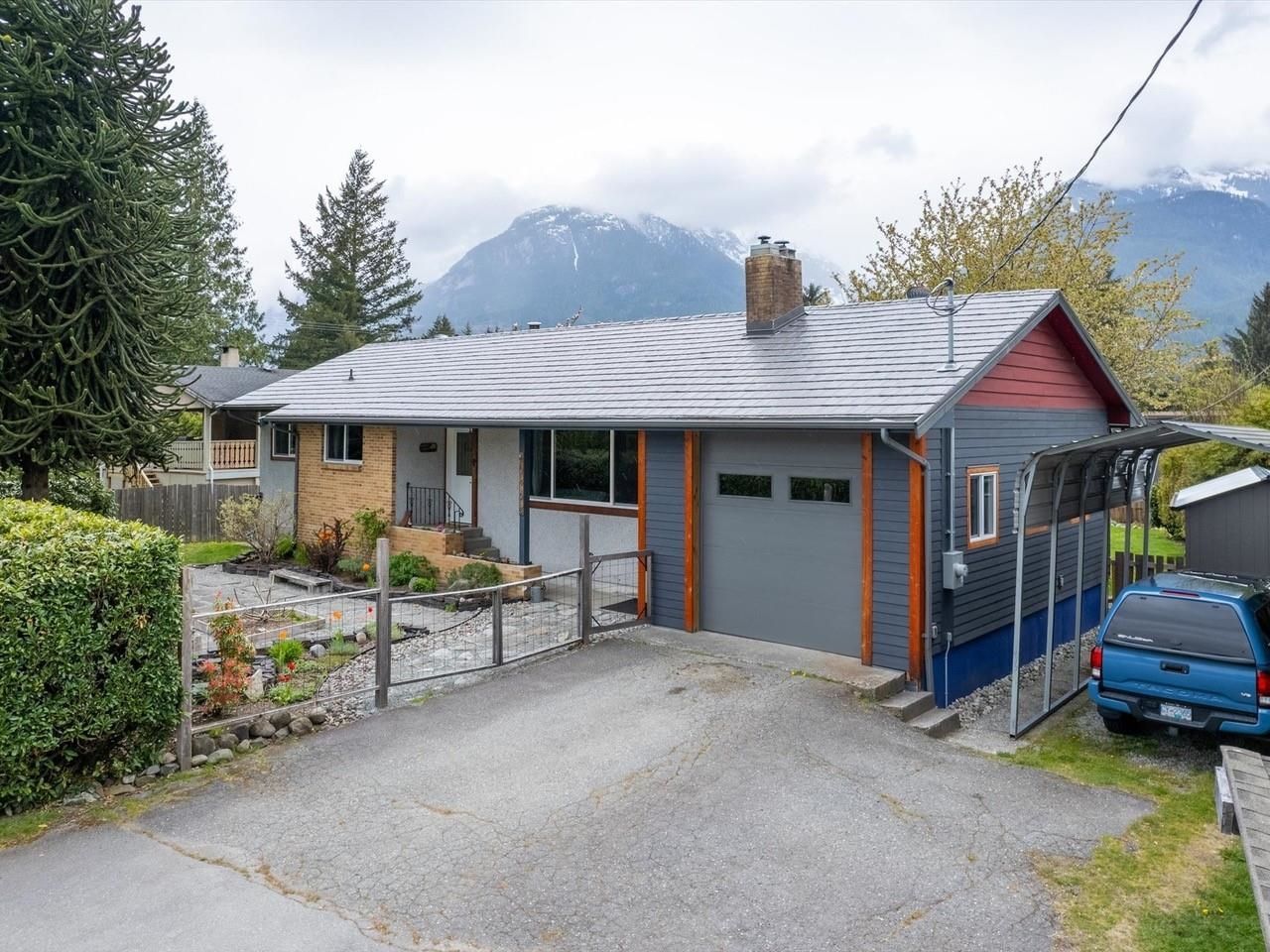 Listing Image 4