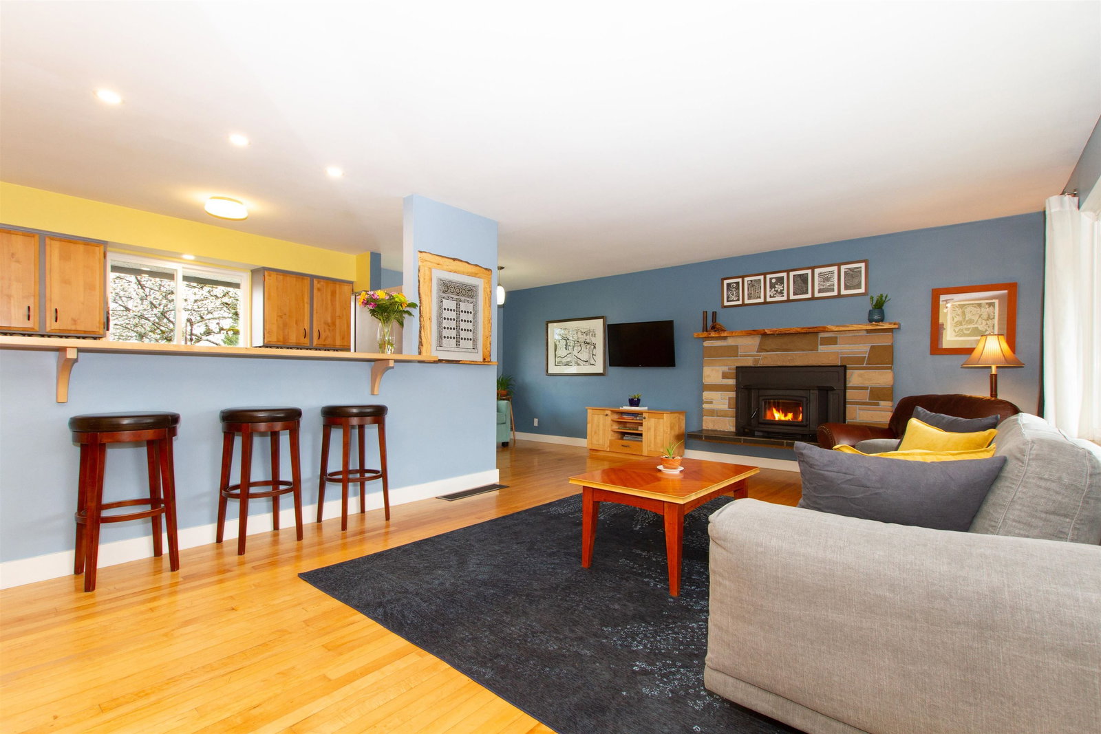 Listing Image 9