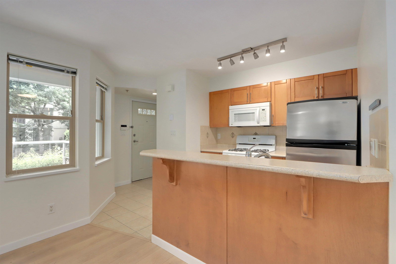 Listing Image 14