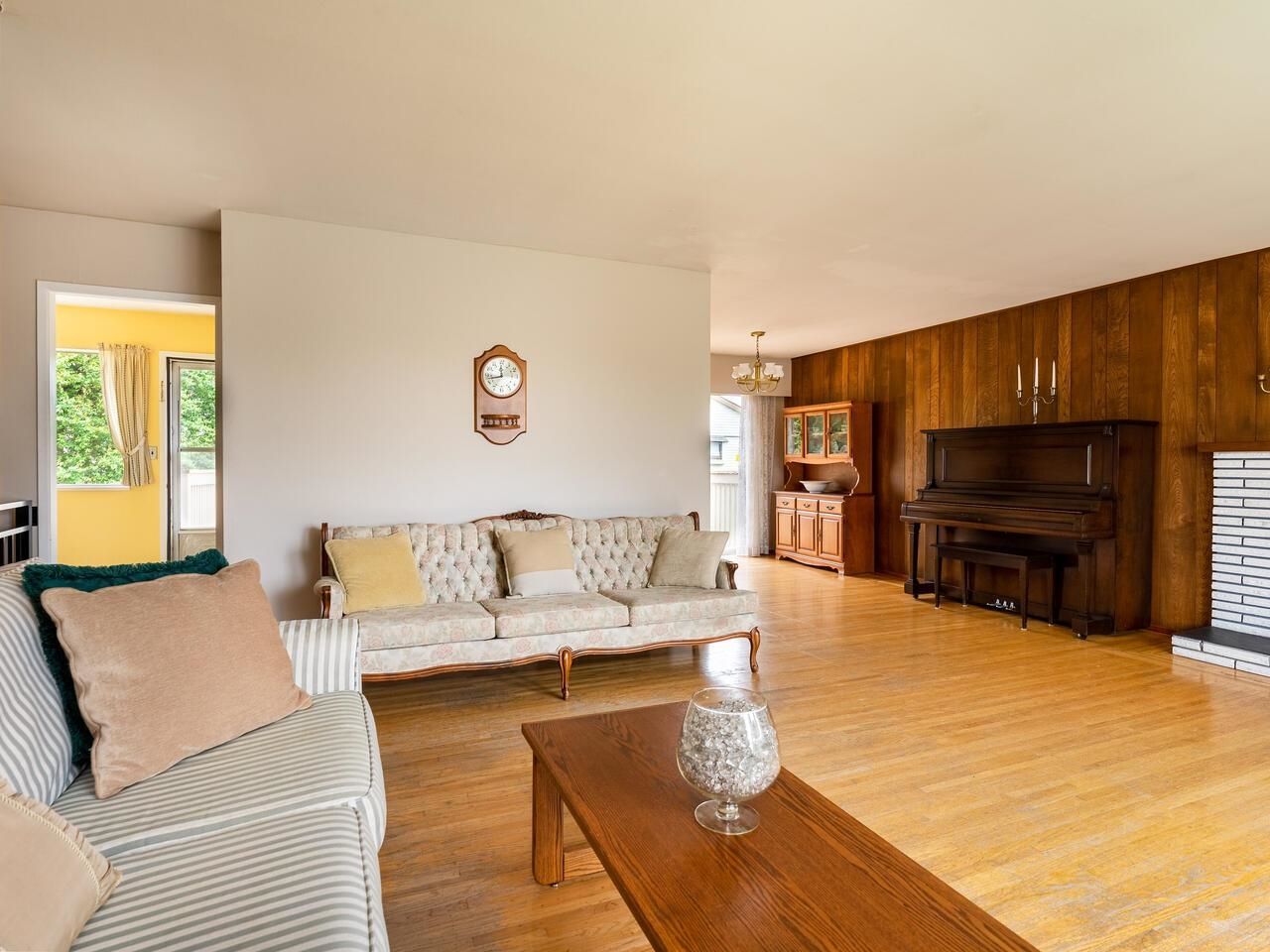 Listing Image 6