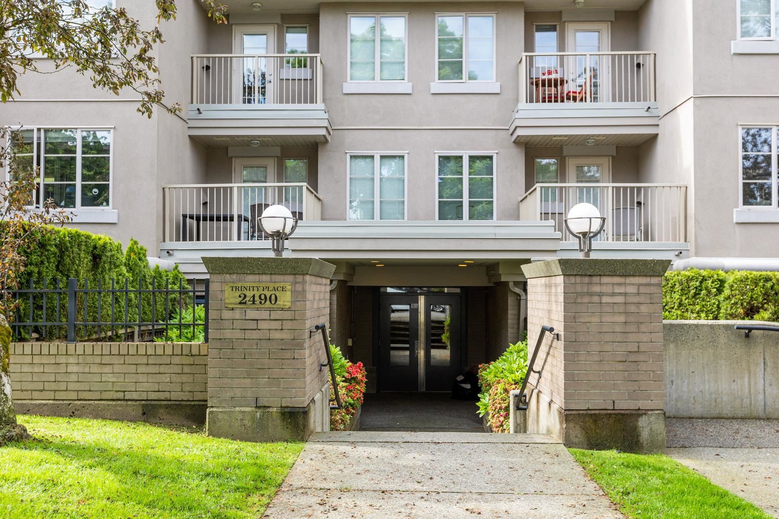 Listing Image 9