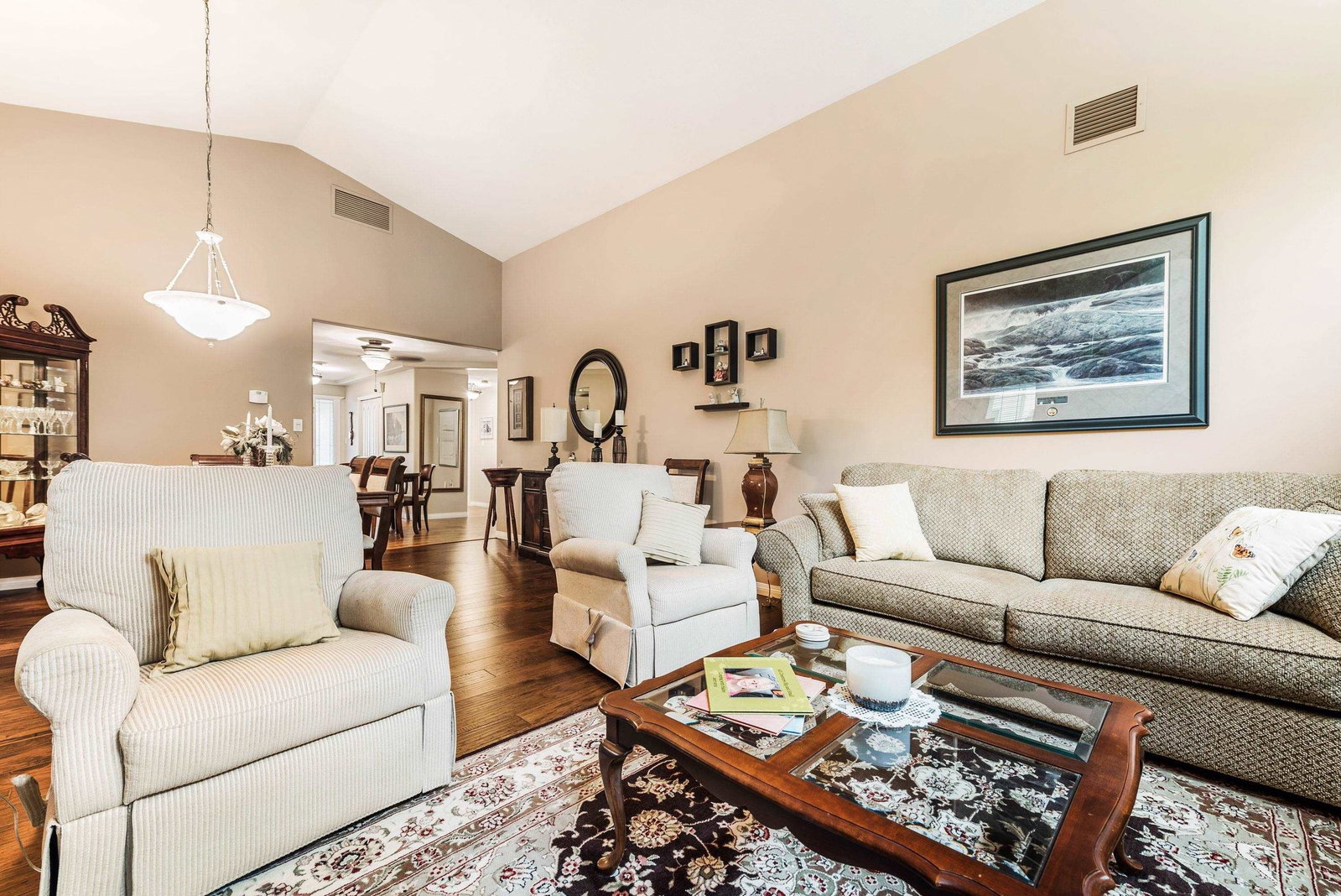 Listing Image 12