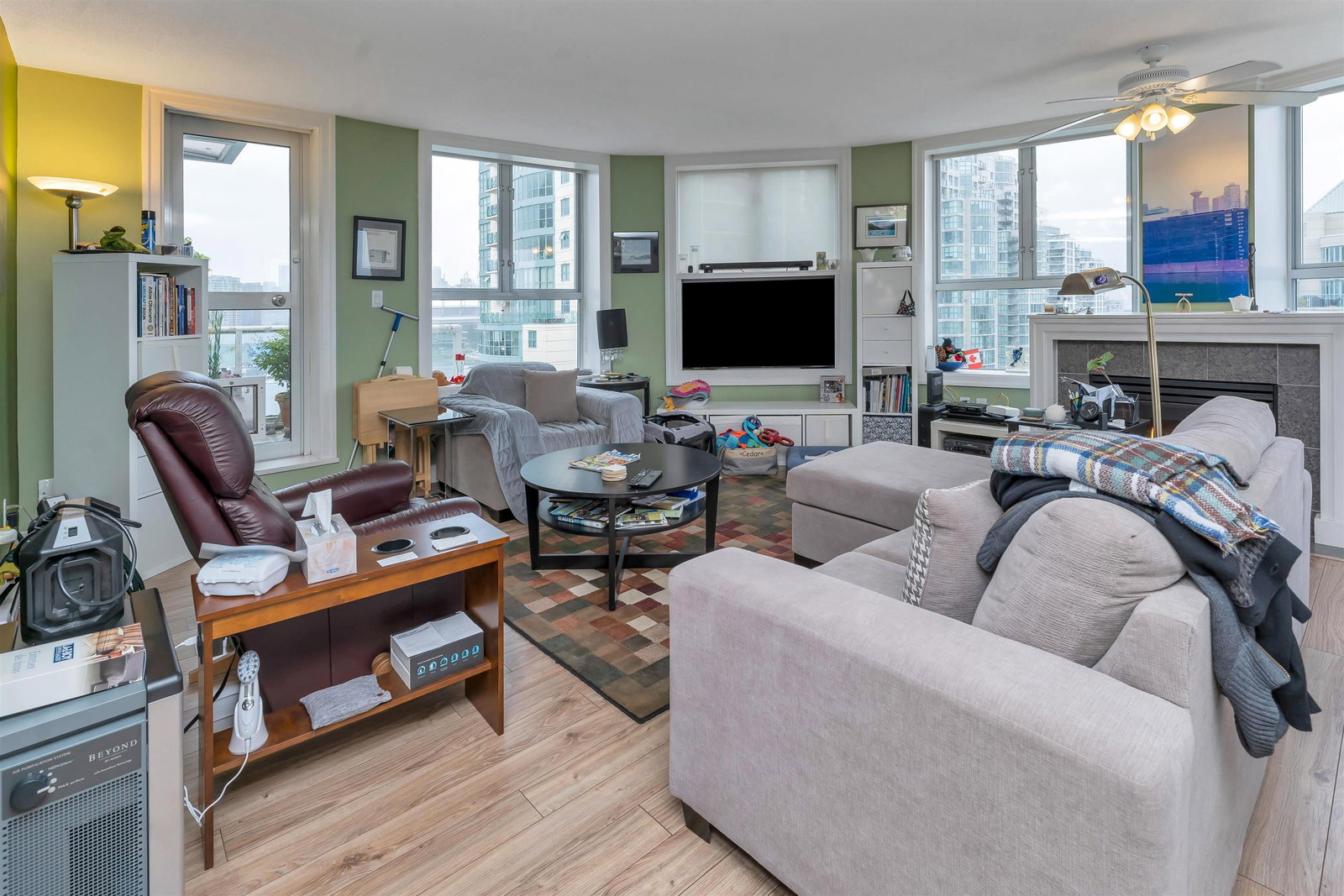 Listing Image 7