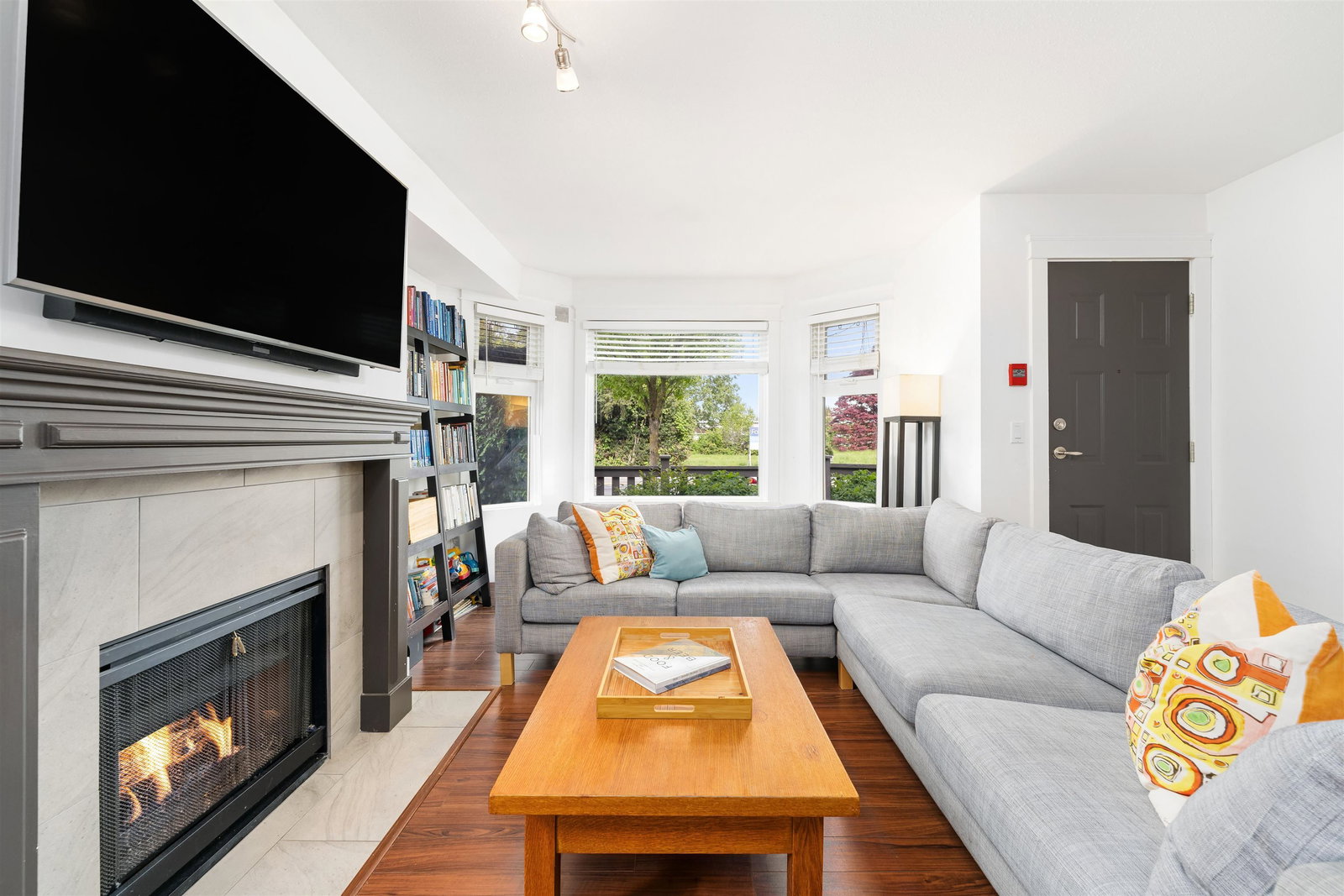 Listing Image 6