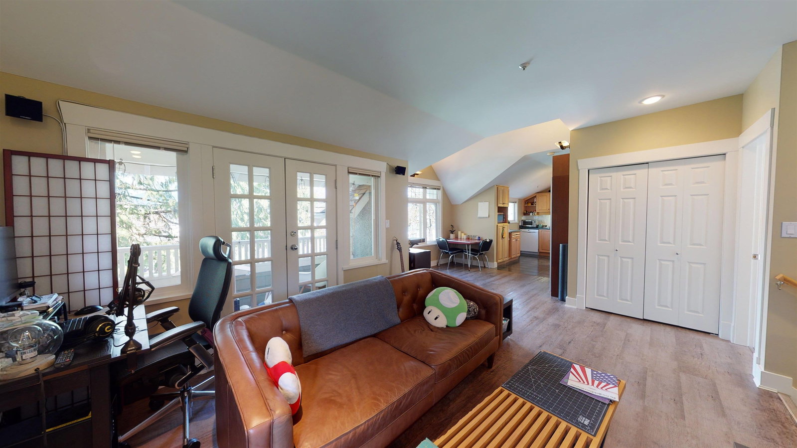 Listing Image 20