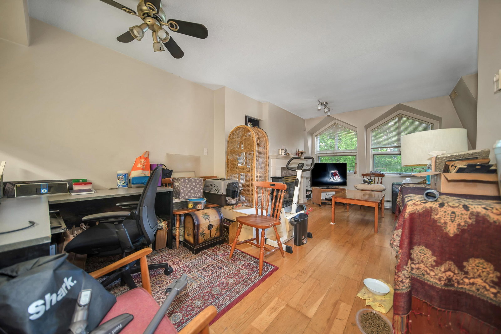 Listing Image 12