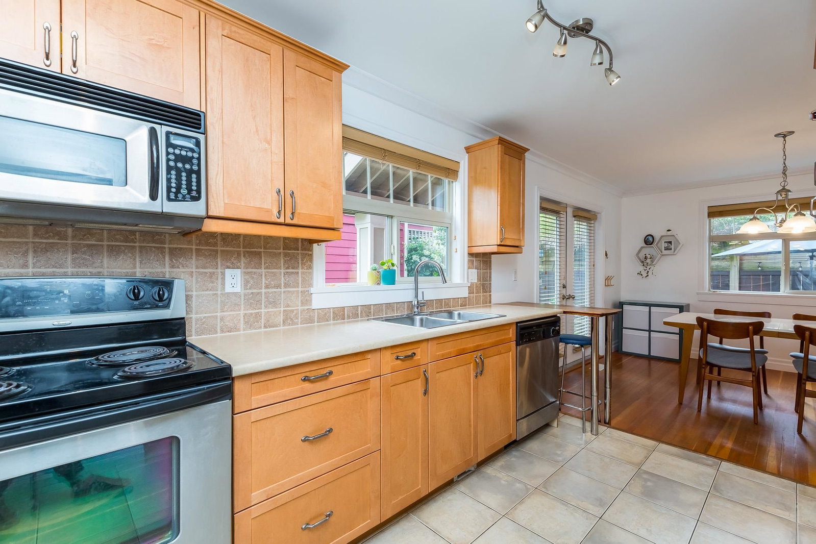 Listing Image 13