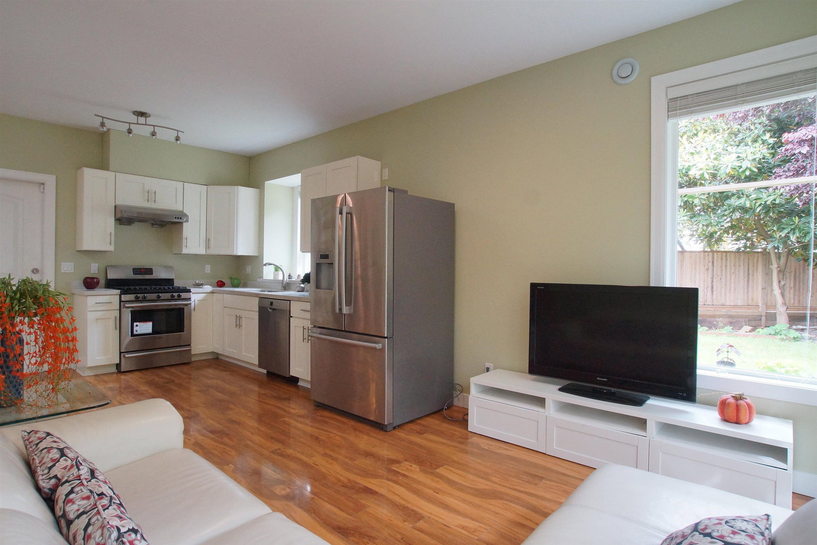 Listing Image 14