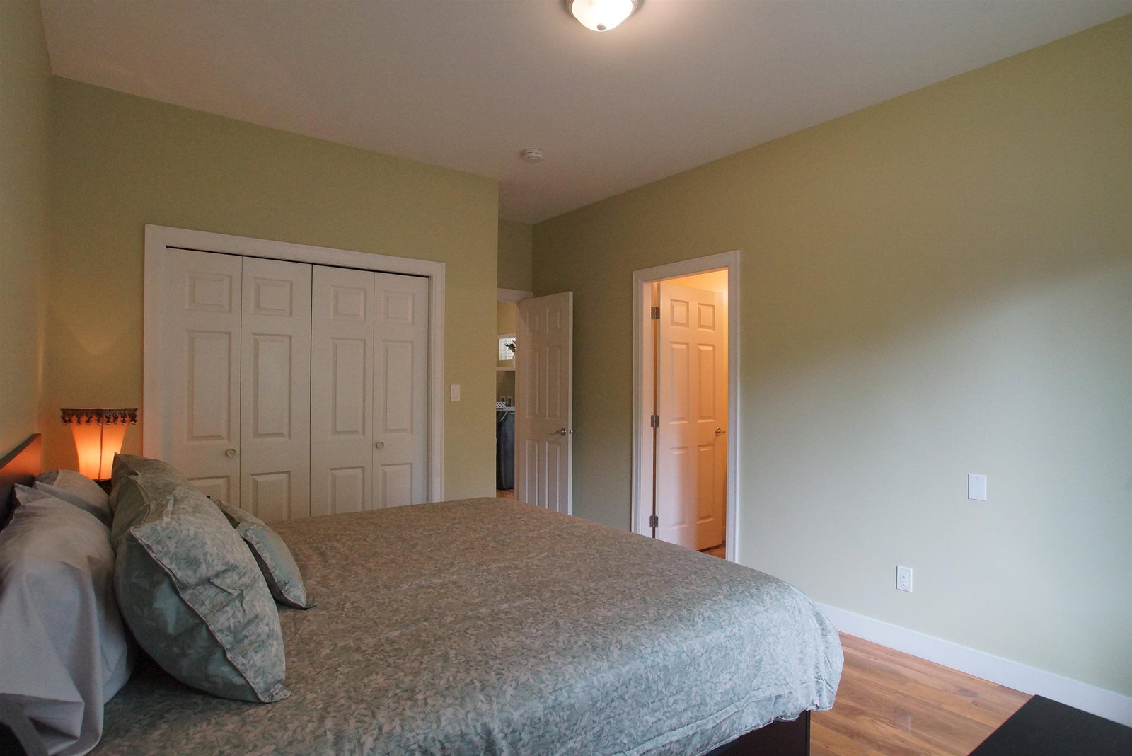 Listing Image 18
