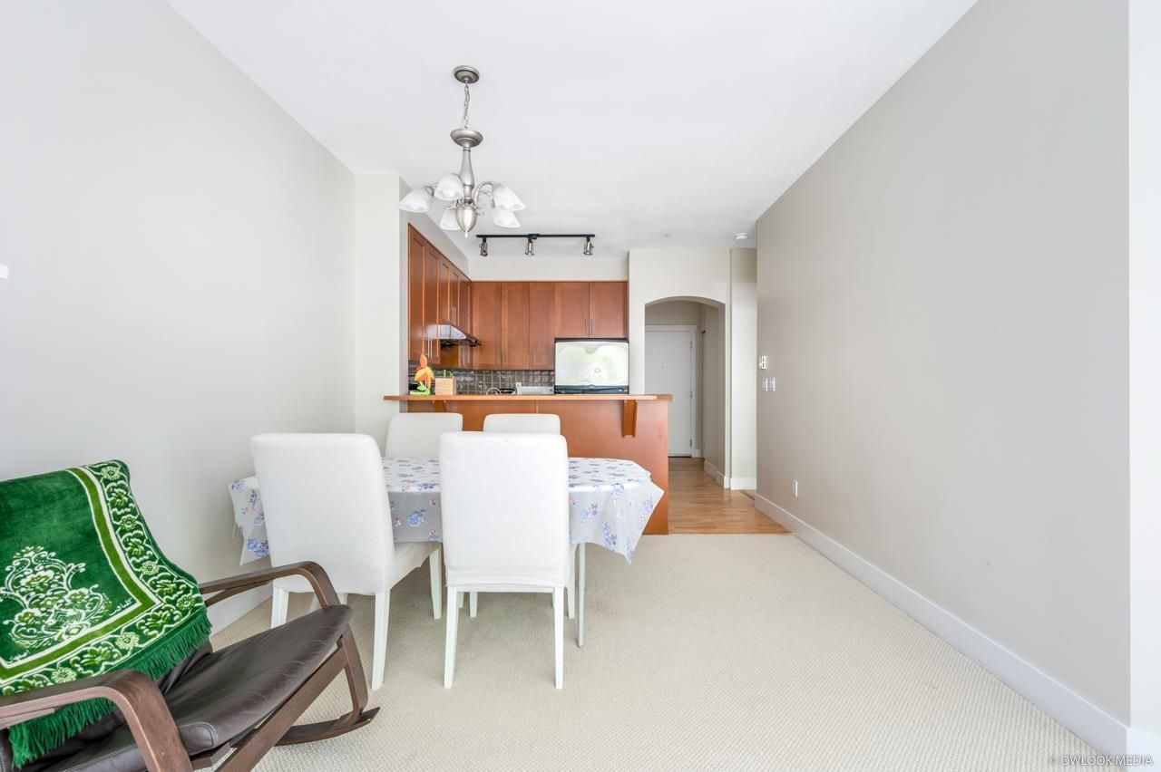 Listing Image 8