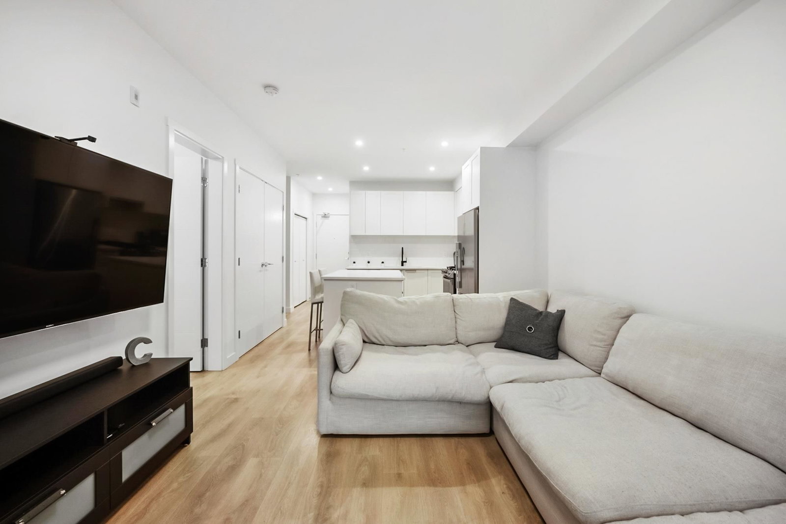 Listing Image 21