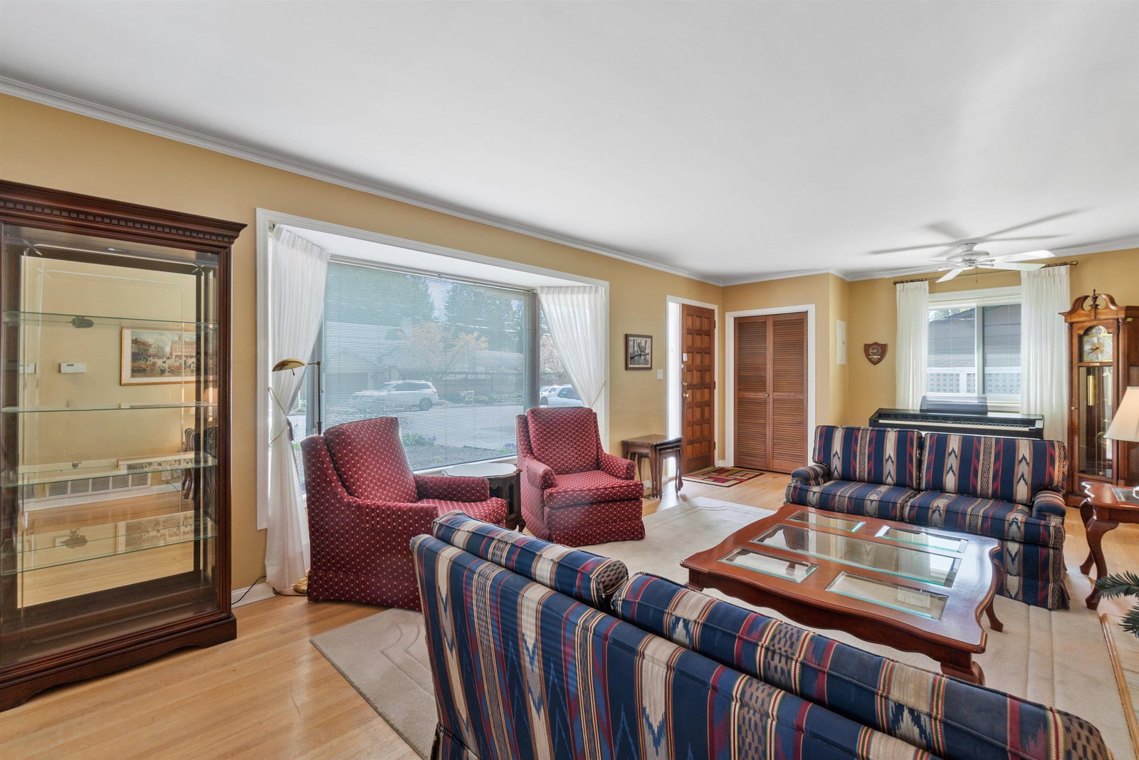 Listing Image 10