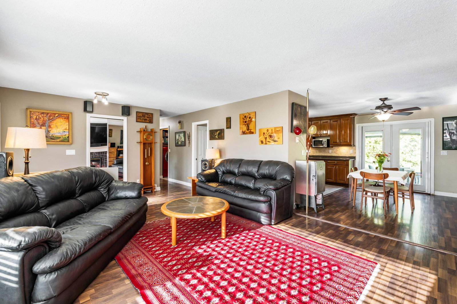 Listing Image 8