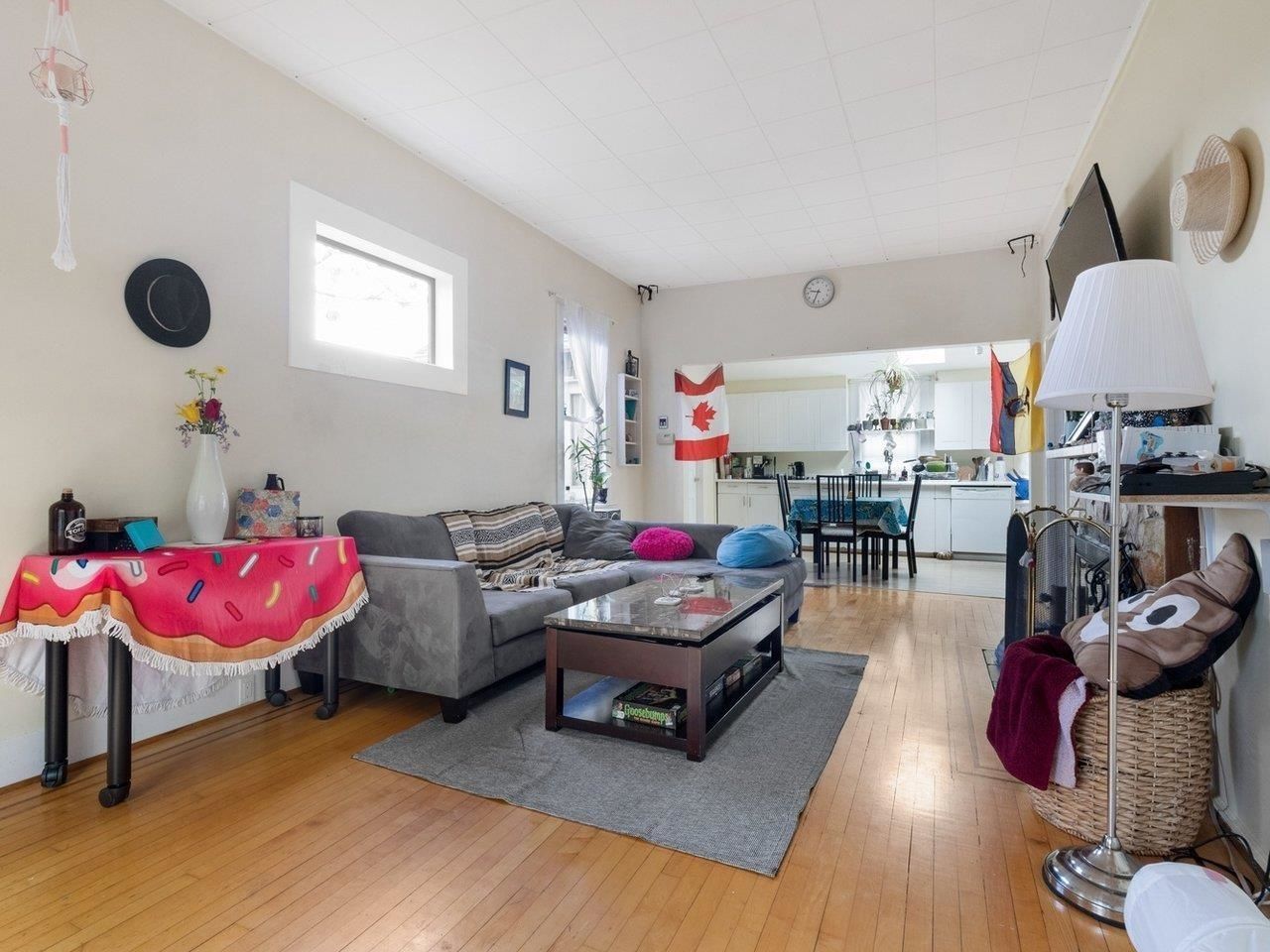 Listing Image 5