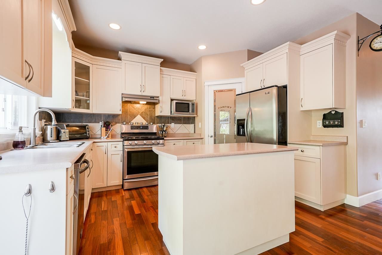 Listing Image 9