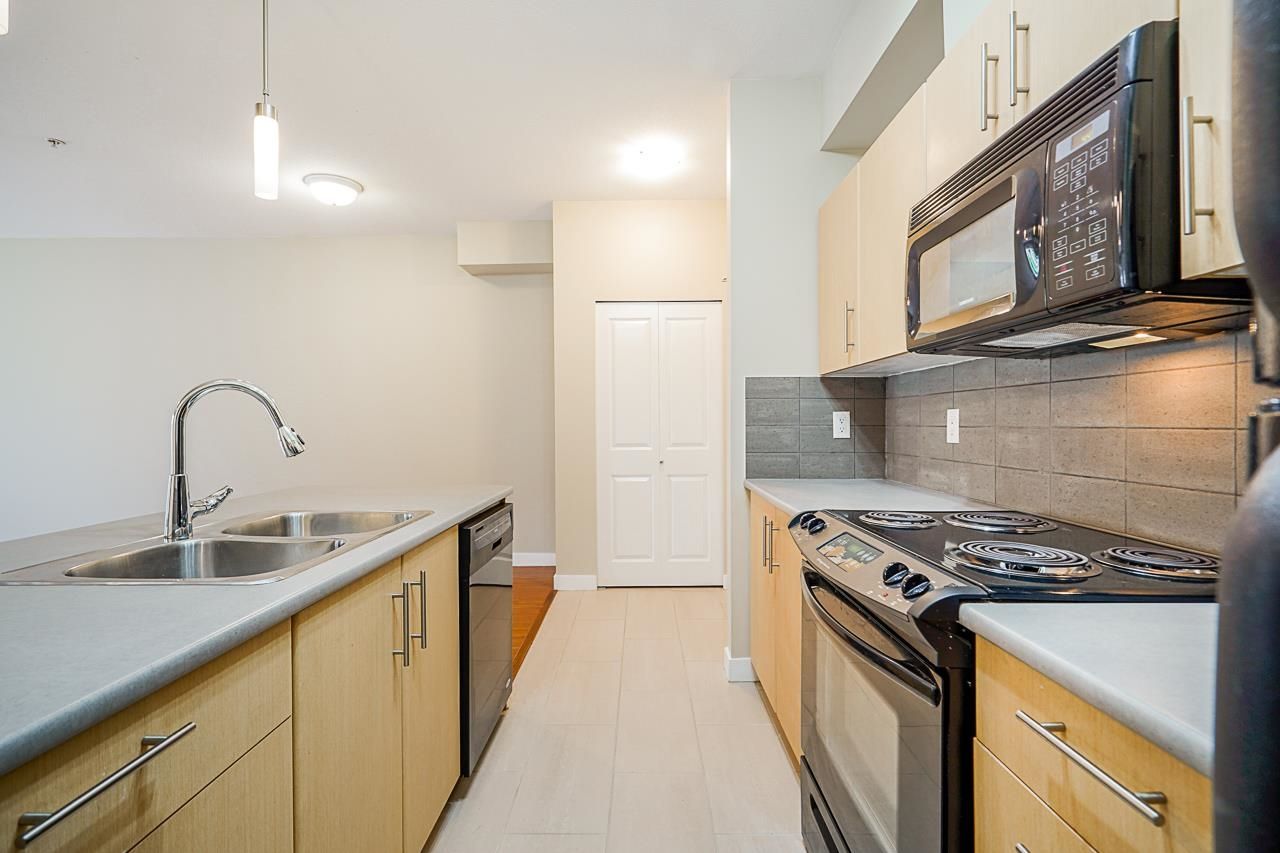 Listing Image 13