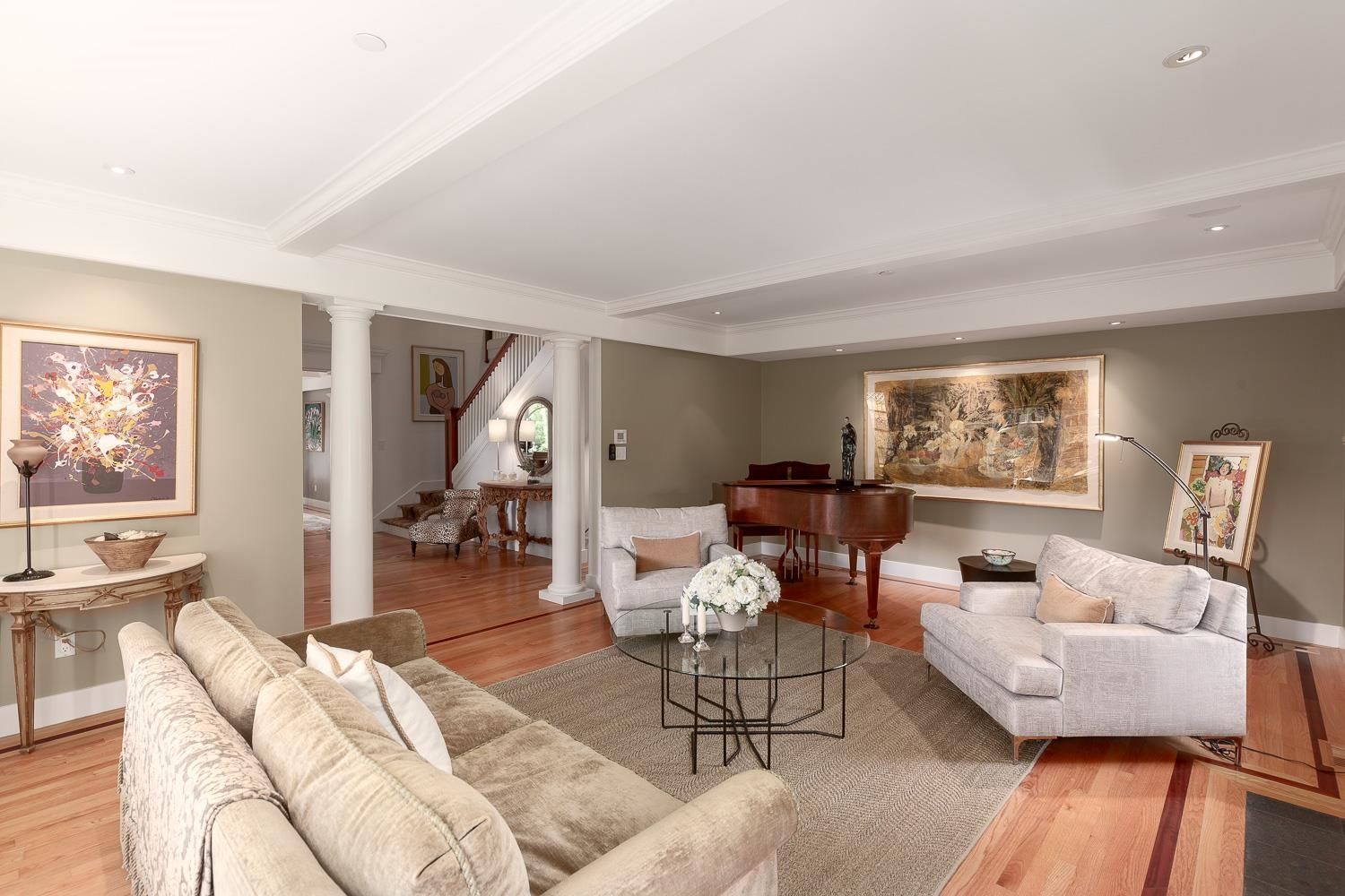 Listing Image 5