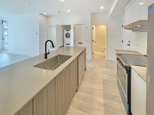 313 - 32828 Landeau Place