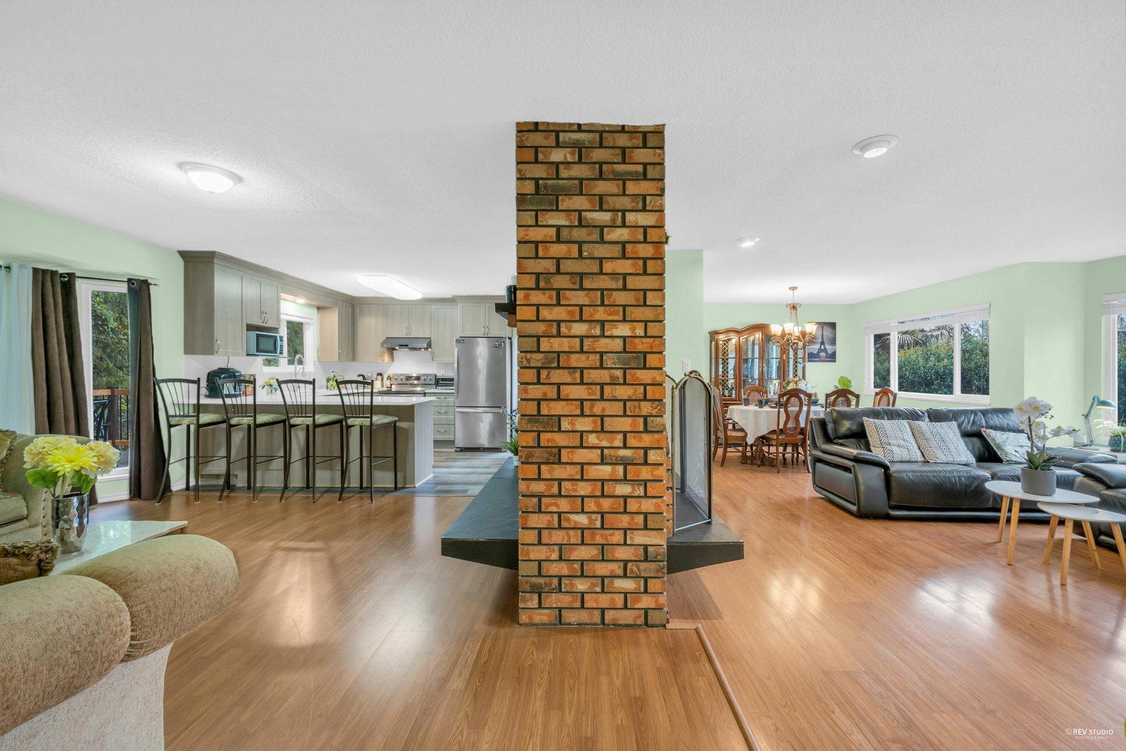 Listing Image 6
